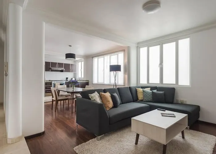 Сasa de vacaciones Condesa 7 Stylish 2 Bedroom, 1 Bathroom Accentuating Expansive Interiors