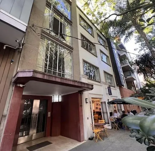 Сasa de vacaciones Condesa 7 Stylish 2 Bedroom, 1 Bathroom Accentuating Expansive Interiors
