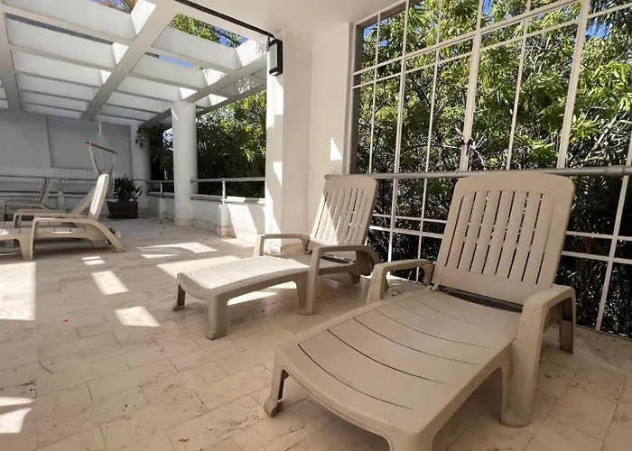 Condesa 7 Stylish 2 Bedroom, 1 Bathroom Accentuating Expansive Interiors Сasa de vacaciones
