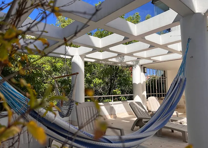 Condesa 7 Stylish 2 Bedroom, 1 Bathroom Accentuating Expansive Interiors Сasa de vacaciones *